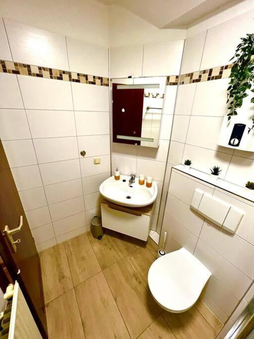 Zuhause Im Ruhrgebiet 2 Mit Balkon Oberhausen (North Rhine-Westphalia) Exterior foto